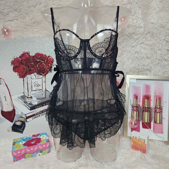 Victoria's Secret DESIGNER COLLECTION Embellished Corset & panty Set NWT - Picture 1 of 15